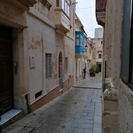 Old Refurbished Apartment In Bormla Cospicua Eksteriør bilde
