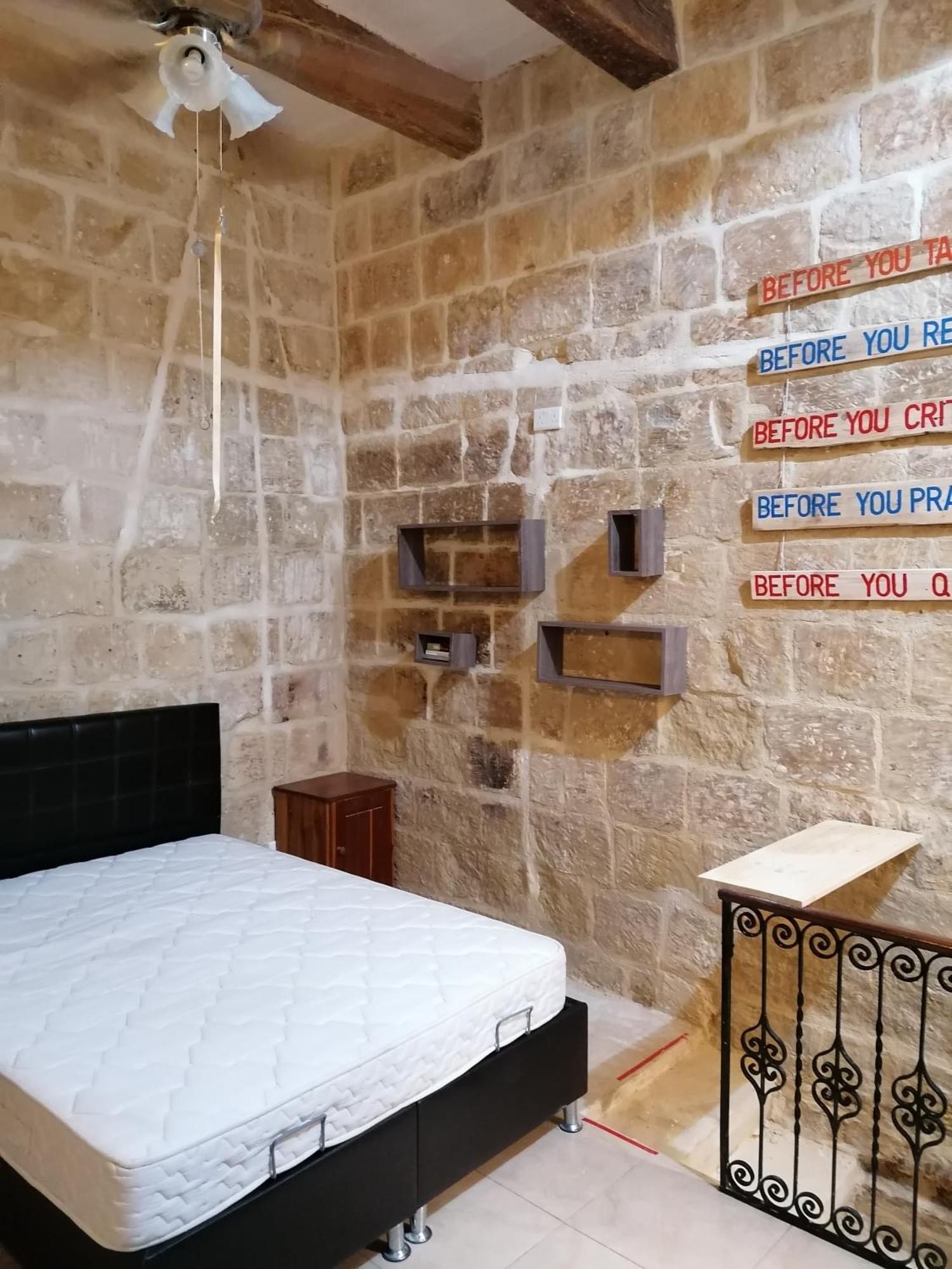 Old Refurbished Apartment In Bormla Cospicua Eksteriør bilde